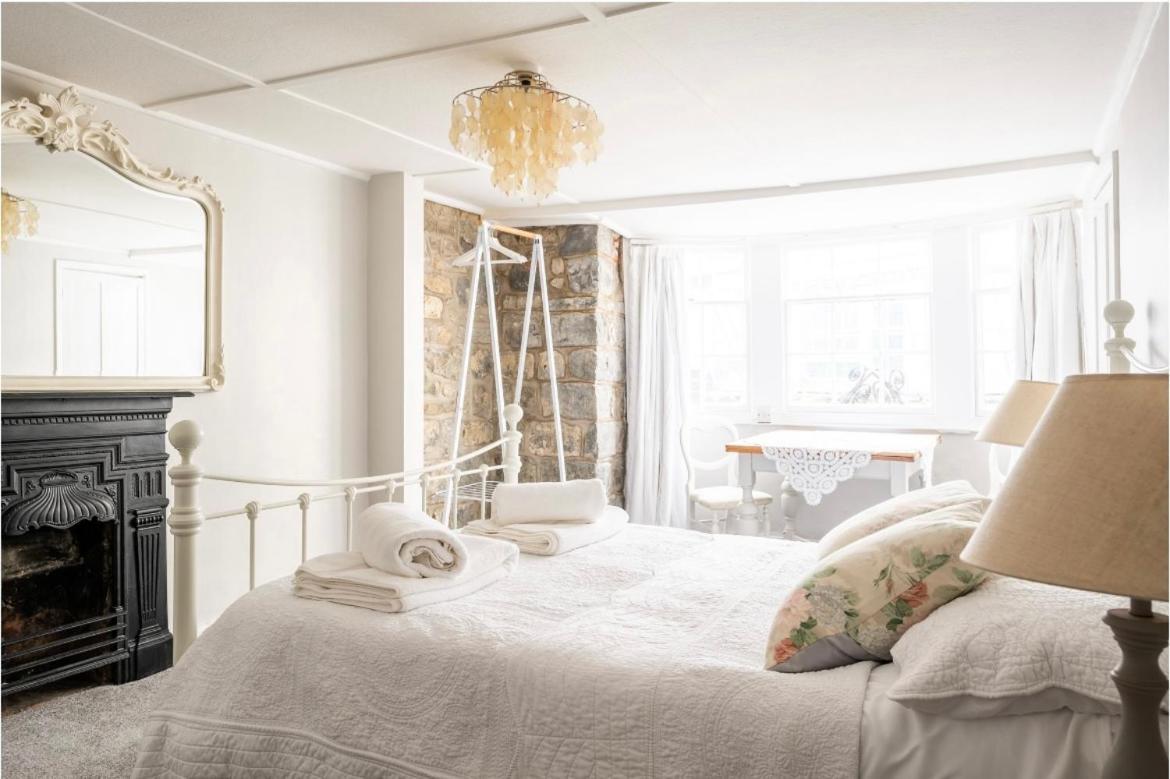 Room At The Inn 라임레지스 외부 사진